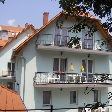 Zsanett Appartement Heviz Exterior photo